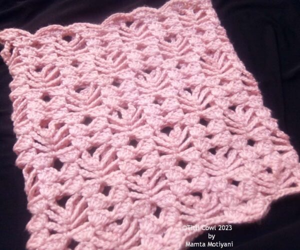 Lacy Crochet Cowl Pattern
